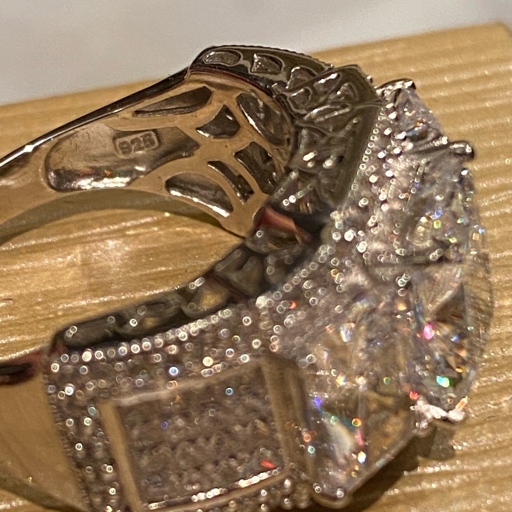 JTV RADIANT CUT RING - Picture 7 of 7